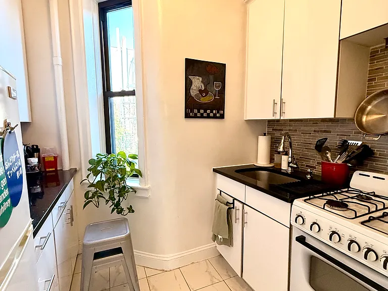 51 7th Ave S #5B — Photo 6