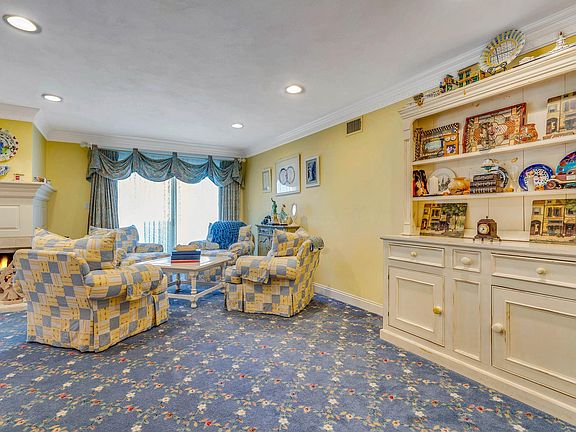 5th image of 147 Foxwood Dr