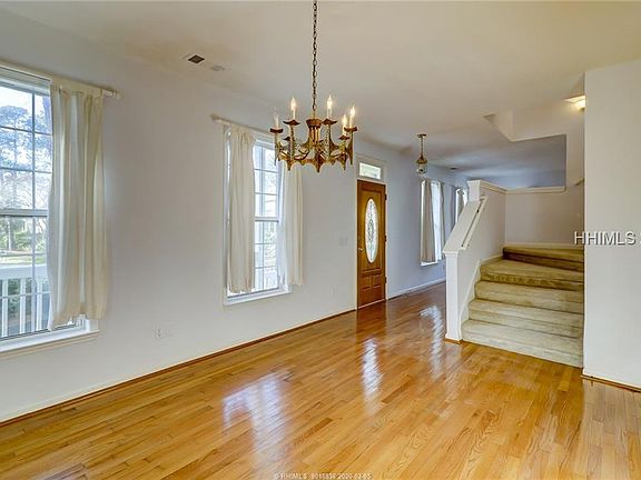 2nd image of 7 Ashton Cove Dr
