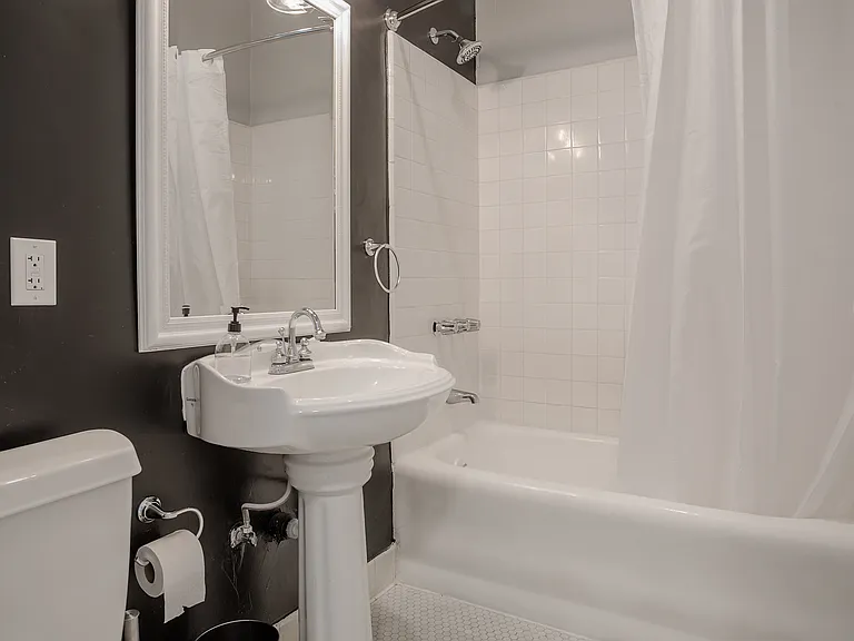 4648 Hollywood Blvd #103 — Photo 13