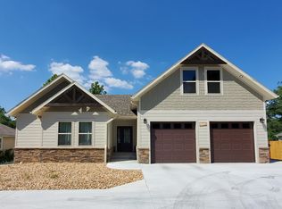 1310 Acacia Club Rd, Hollister, MO 65672