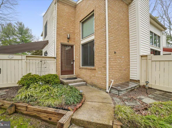 14 Sparrow Valley Ct, Montgomery Village, MD 20886