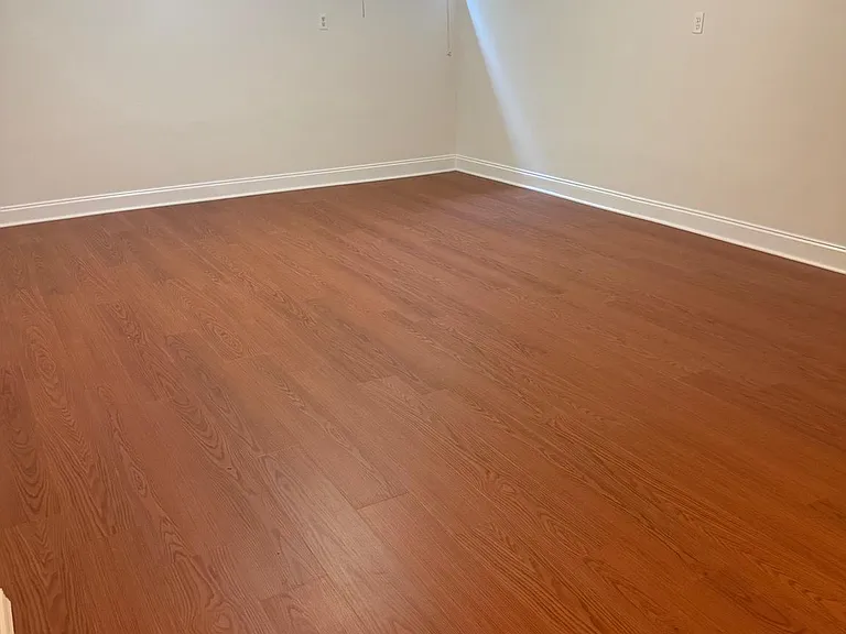 105 Montrose Ave — Photo 21
