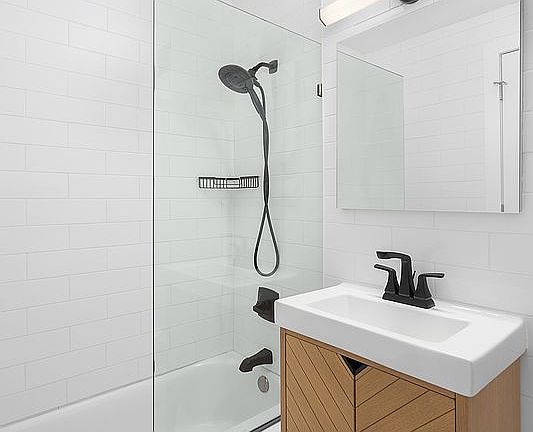 5th image of 201 E 66th St APT 11G