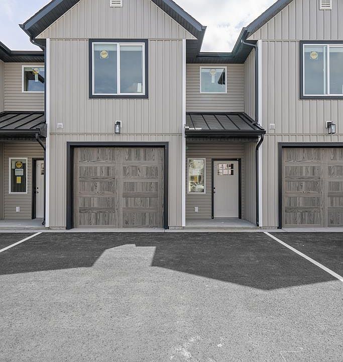 1st image of 2764 Derrald Ave