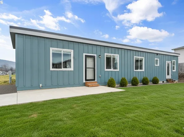 93 Northridge Ter Space 2, Medford, OR 97501