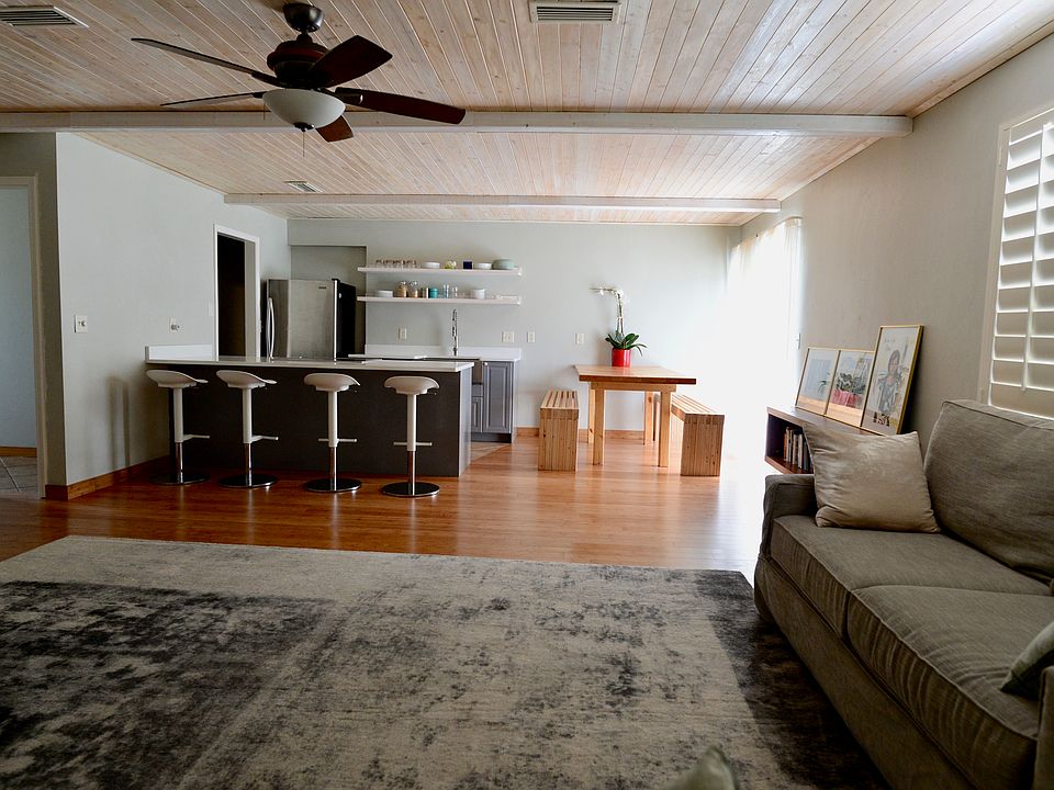 1st image of 3384 Laurel Grv N