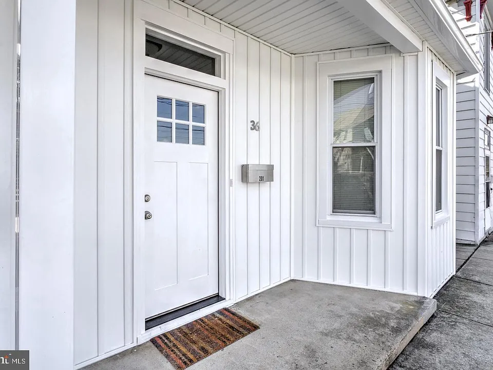36 E Washington St #201B
