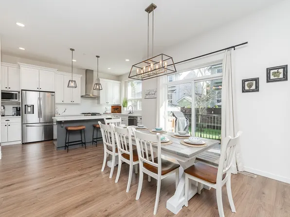 12924 240a St, Maple Ridge, BC V2W 1Z9