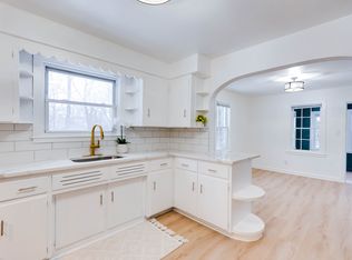 6 Lawrence Ave, New Hartford, NY 13413