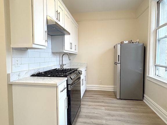 4th image of 22-12 36th St #2
