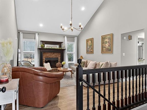 4th image of 591 Cartersville St