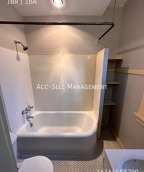 209 Valley Ave NW #4 — Photo 3