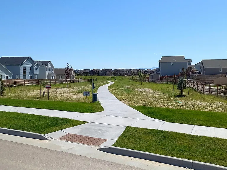 Trail-head one block away, to green-belt with 24 miles of bike path. Another block to Rolling Hills Ranch Park.