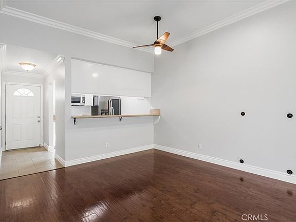 5th image of 421 W 6th St APT 208