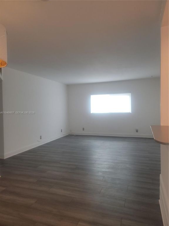 651 Pine Dr APT 110, photo 4