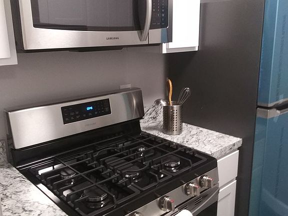 5th image of 600 N Hickory Ave #2