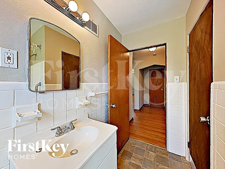 11251 Old Halls Ferry Rd — Photo 12