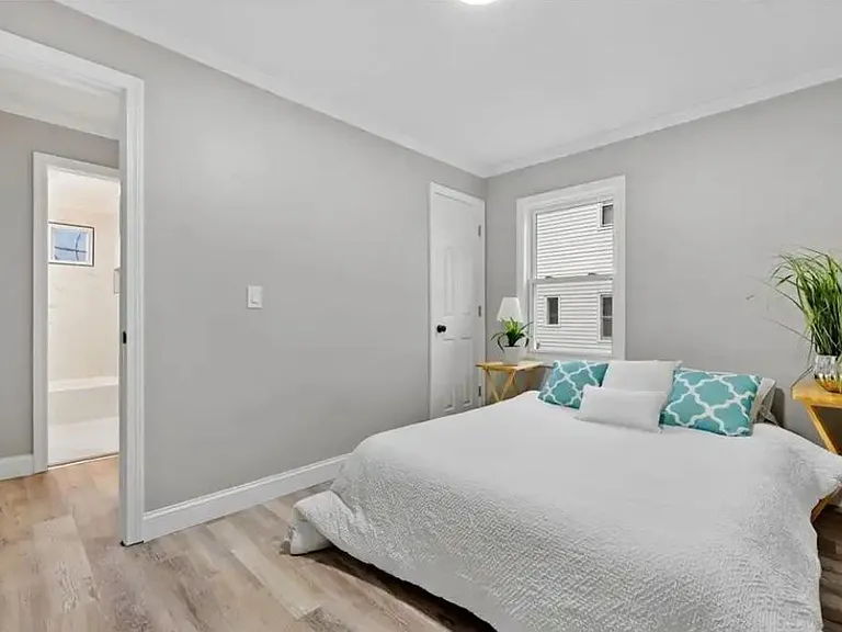 212 Greene St — Photo 8