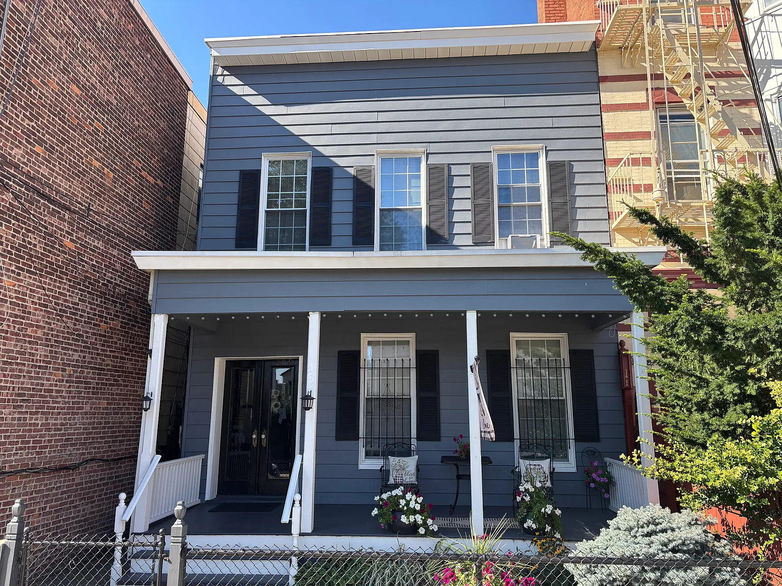 2 bed, $2,000 — Photo 1