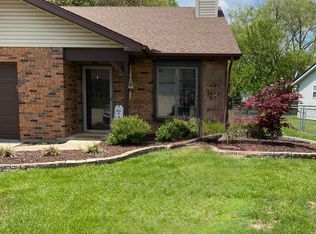 1917 Esic Dr, Edwardsville, IL 62025