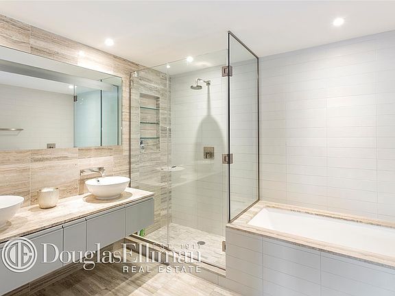 5th image of 322 W 57th St APT 55P