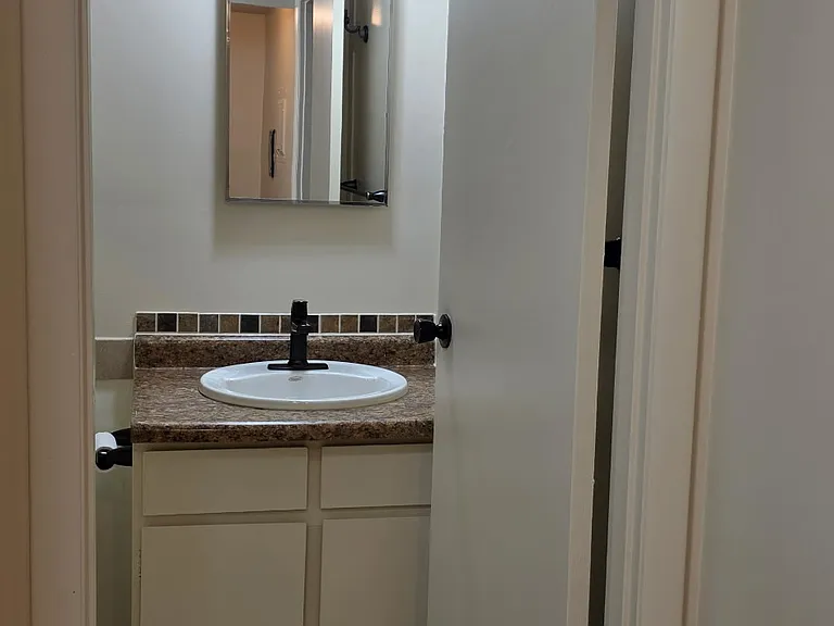 141 S Bates St #4 — Photo 13