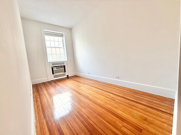 5th image of 18 E 67th St APT 4A