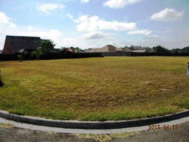 1st image of 922 Villa Del Prado