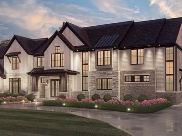 1 Woodlynne Dr, Bingham Farms, MI 48025
