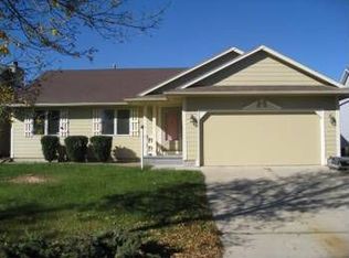 2926 Deerpath Ct, Des Moines, IA 50320