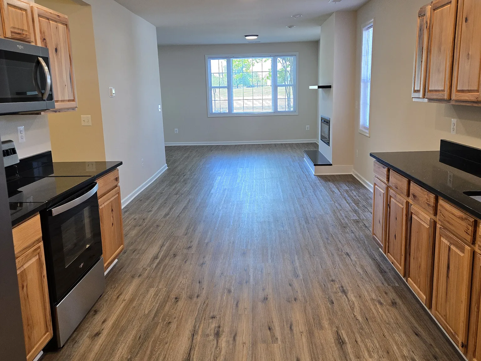 2 bed, 1293 sqft, $2,400 — Photo 4