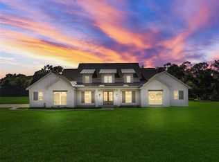 9221 Loop Rd, Bellville, TX 77418
