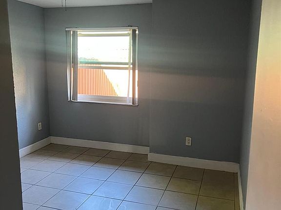 5th image of 18043 NW 40th Pl