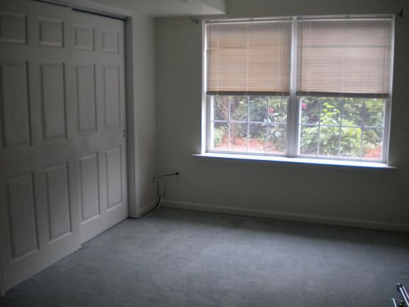 Large Bedroom with 2 closets