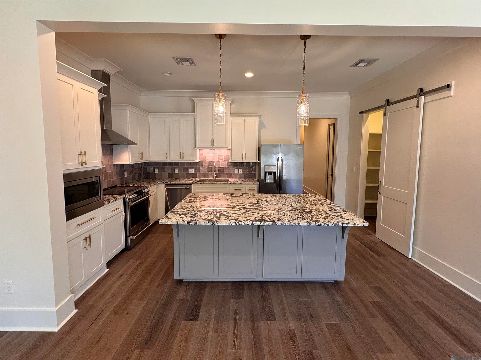 2 bed, 1734 sqft, $2,650 — Photo 2