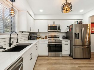 136 Sterling Vlg UNIT 136, Meriden, CT 06450