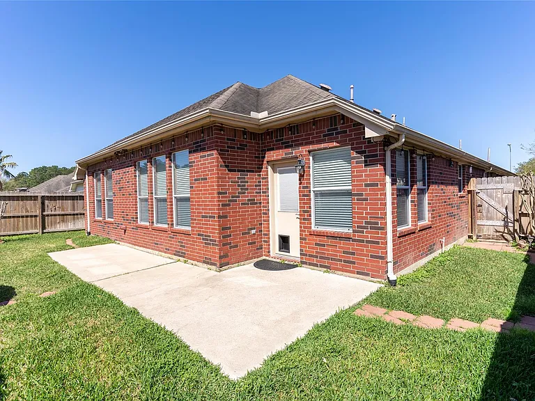 16123 Hitching Post Ct — Photo 24