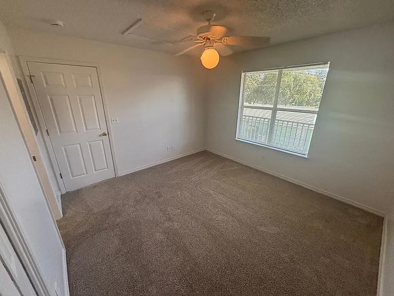 565 Florosa Ct — Photo 11