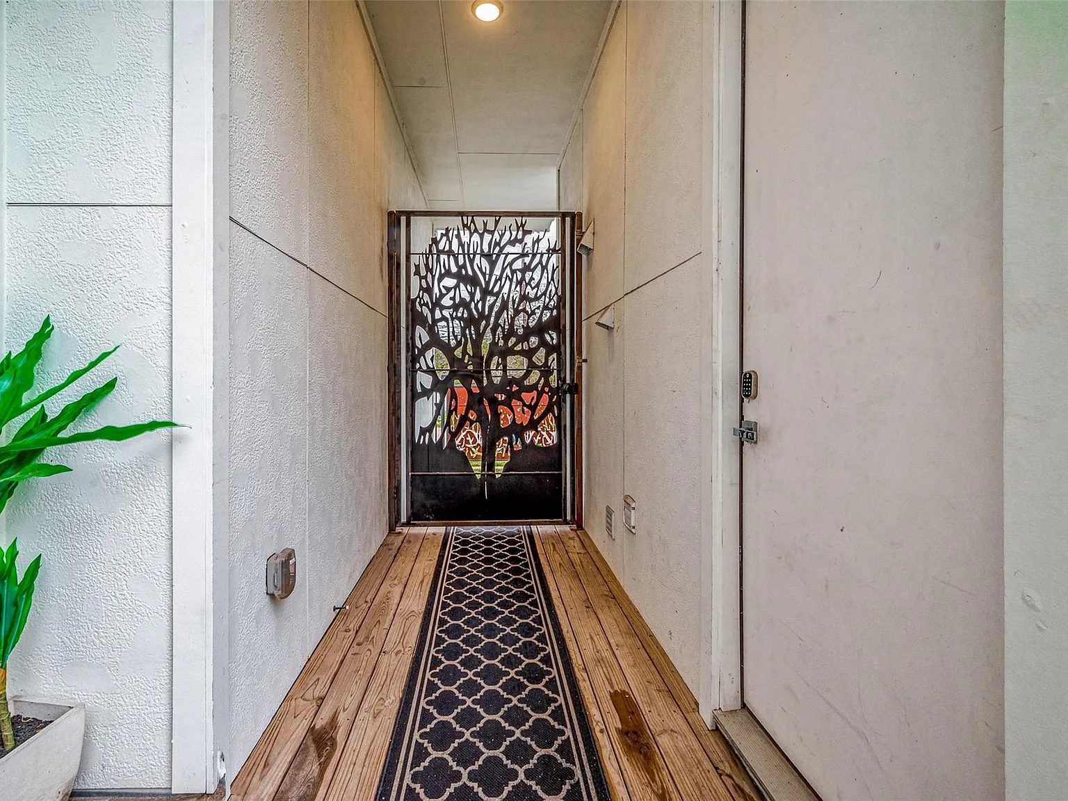 1 bed, 1.5 bath, 550 sqft, $1,550 — Photo 3