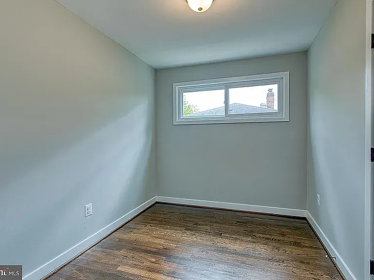 Middle Bedroom, ceiling fan installed