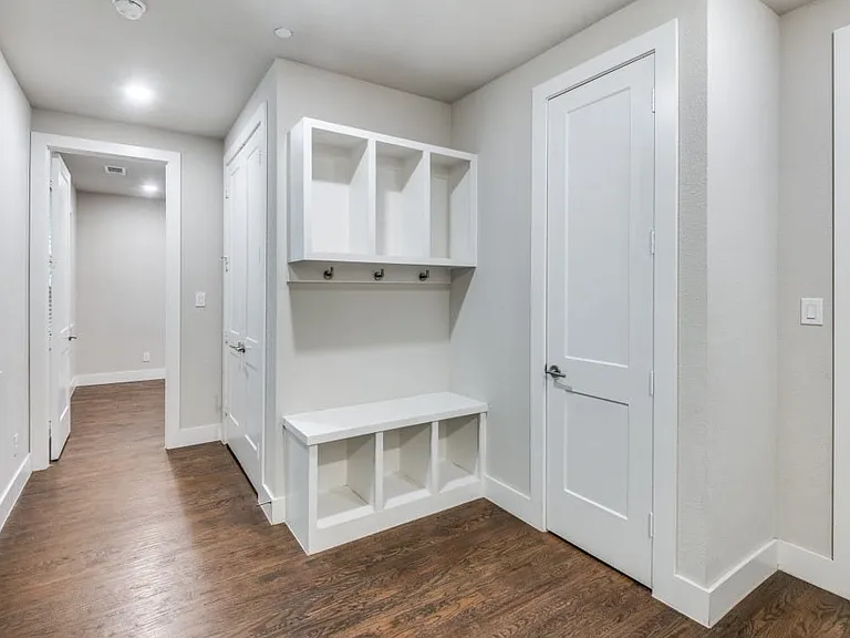 3170 Carmel St #102 — Photo 9