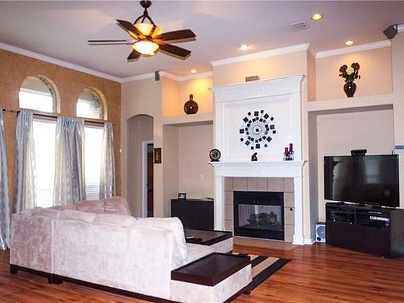 5th image of 8745 Weston Ln