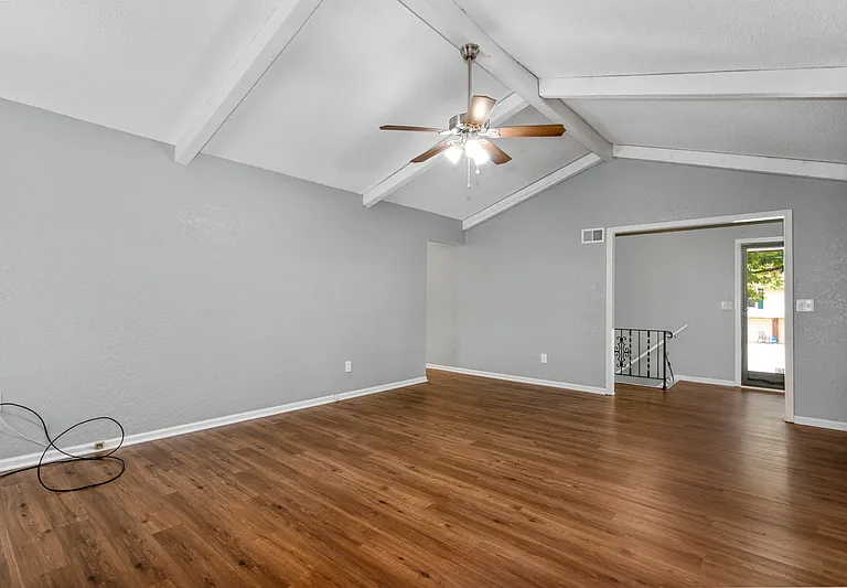 3513 NE Stanton St — Photo 14
