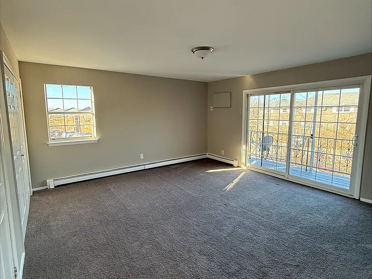 46 Walnut St #C2 — Photo 3