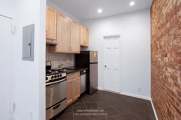 Rented by Copperwood Real Estate | media 28