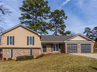 2412 Greenbriar Dr, Phenix City, AL 36867