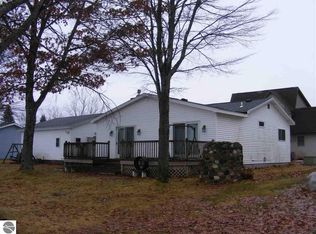142 Frankie Ln, Cadillac, MI 49601