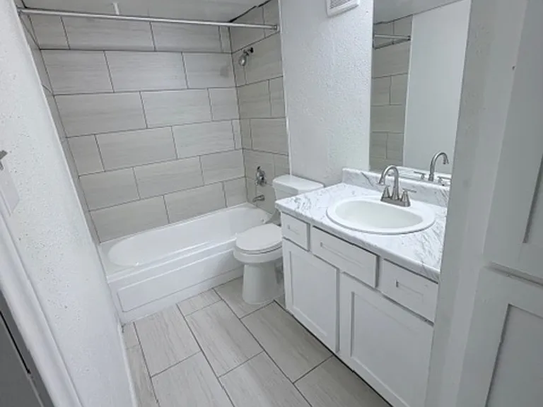 Stoneriver Apartments — Photo 9