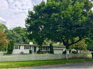 59 Pumpkin Hill Rd, New Milford, CT 06776